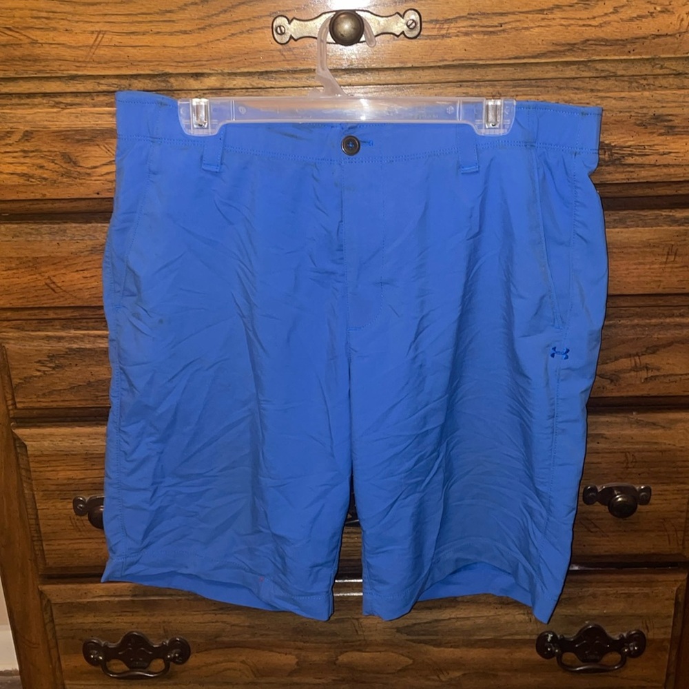 Under armor golf shorts. Like new!